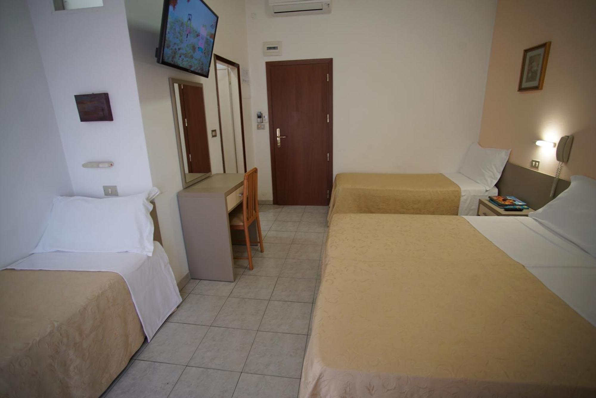 Hotel Dell'Angelo Rímini Exterior foto